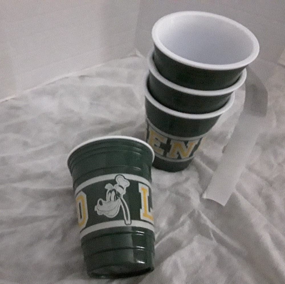 Disney Goofy Legend Varsity 4 Pack Reusable Cups NEW